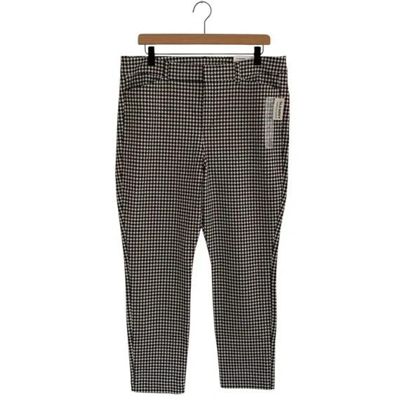 Old Navy Black & Cream Houndstooth High Rise Pixie Skinny Pants - Picture 2 of 8